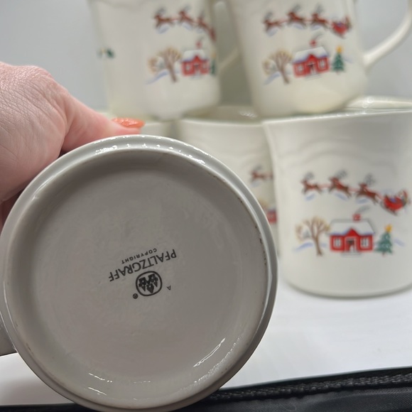 Pfaltzgraff snow village Mugs and creamer sugar Set - Picture 7 of 11